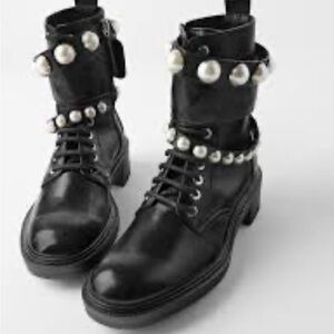 Black Pearl-Embellished Women's Boots